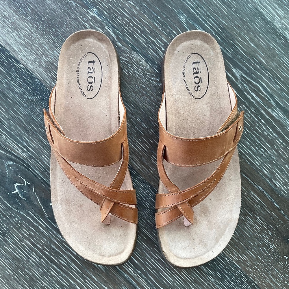 Taos “Perfect” Sandal in Tan, Size 11 Medium, Comfortable!
